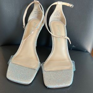 New in box Betsy Johnson rose gold heels size 10